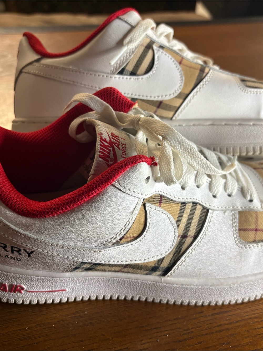 Custom Burberry Air Force 1 with Burberry-panels